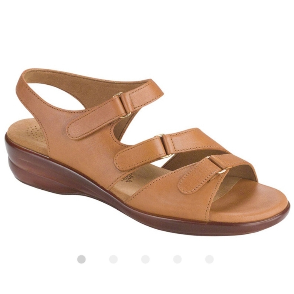 SAS Women's Tan Strappy Leather Hook-and-Loop Sandals